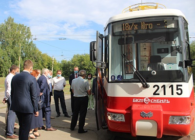 В Кировском районе на линию вышел новый модернизированный трамвай 