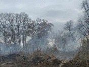 Крупное возгорание тушат в Кировском районе