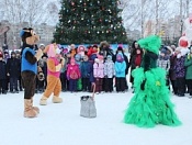 Главную новогоднюю ёлку Кировки зажгут 24 декабря 