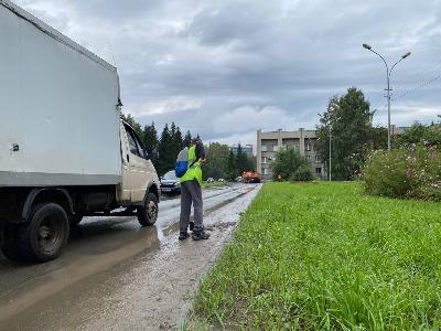 Официальное трудоустройство, полный соцпакет и зарплата вовремя: на таких условиях ищут дорожных рабочих МКУ Новосибирска 