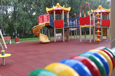 На аллее им. А.И. Петухова открылась детская площадка