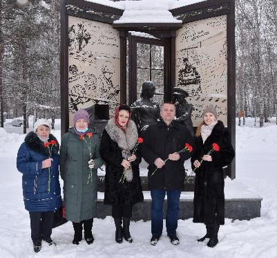 Нам жить и помнить!