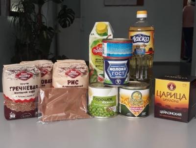В Кировском районе завершена выдача продуктовых наборов для школьников с 6 по 10 классы