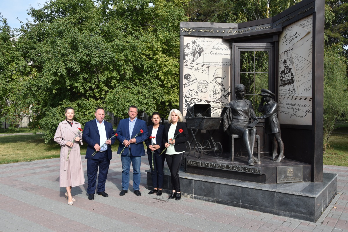 Помним и чтим подвиг Ленинграда